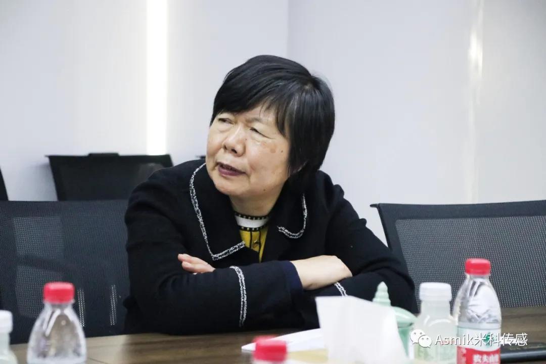 座談會現場羅云霞院長發表講話